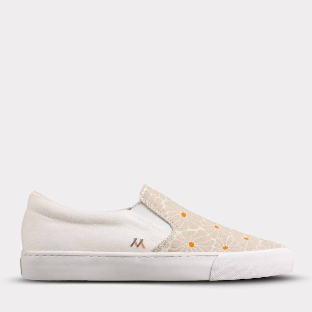 NEW MYKOS women's piper slip-on shoe in cream/grey